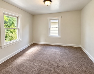 605 N 6th St - Photo Thumbnail 4