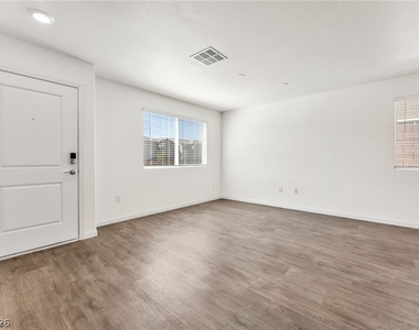2661 Saddle Bronze Court - Photo Thumbnail 4