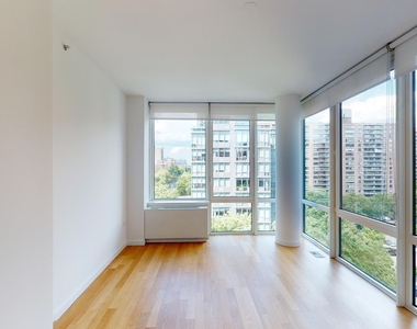 808 Columbus Ave - Photo Thumbnail 2