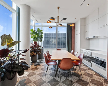 Maiden Lane/Nassau Street - Photo Thumbnail 10