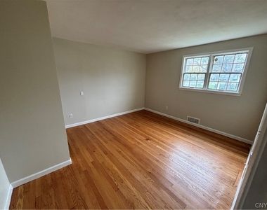 2101 James Street - Photo Thumbnail 13