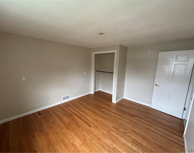 2101 James Street - Photo Thumbnail 17