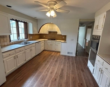 2101 James Street - Photo Thumbnail 6