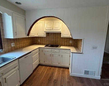 2101 James Street - Photo Thumbnail 9