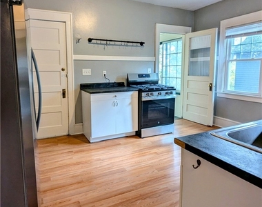 141 Beverly Road - Photo Thumbnail 6