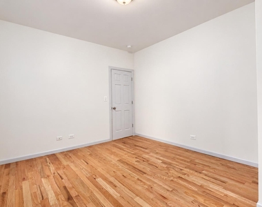 44 Bennett Avenue - Photo Thumbnail 11