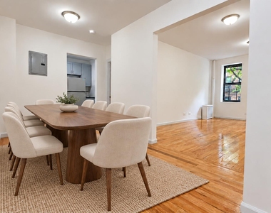 44 Bennett Avenue - Photo Thumbnail 3