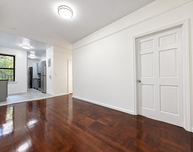 121 Bennett Avenue - Photo Thumbnail 1