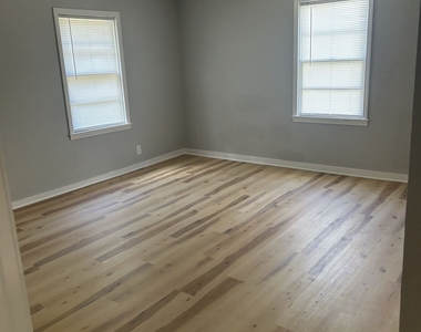 1407 Flannery Street Sw - Photo Thumbnail 3
