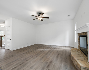 21 Jamie Drive - Photo Thumbnail 4