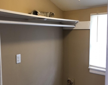 513 Wilson Avenue Sw - Photo Thumbnail 3