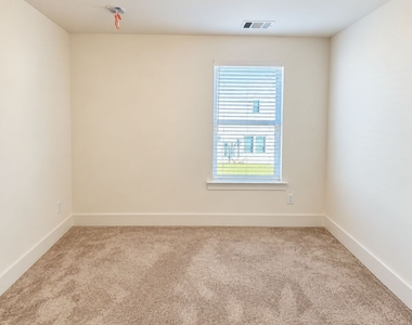50 Auburn Hill Drive - Photo Thumbnail 9