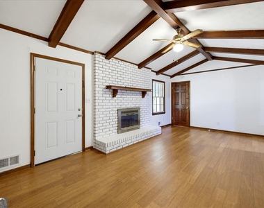 4367 Berline Drive - Photo Thumbnail 8