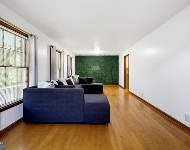 4367 Berline Drive - Photo Thumbnail 3