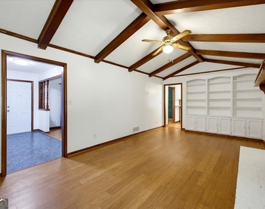 4367 Berline Drive - Photo Thumbnail 7