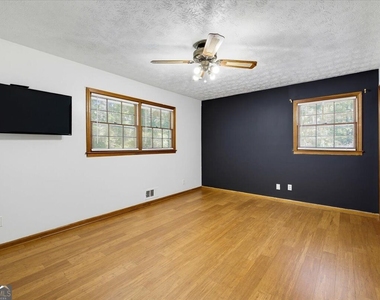 4367 Berline Drive - Photo Thumbnail 9