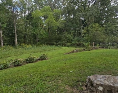 812 Bessie Lane - Photo Thumbnail 39