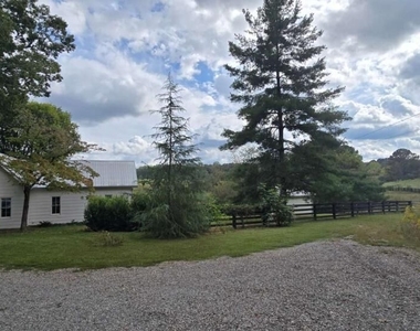 812 Bessie Lane - Photo Thumbnail 1