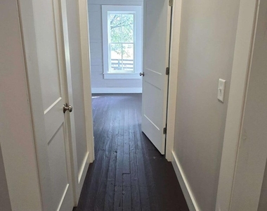 812 Bessie Lane - Photo Thumbnail 12