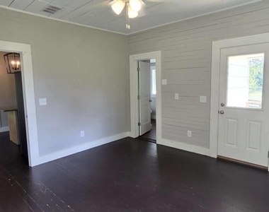 812 Bessie Lane - Photo Thumbnail 26