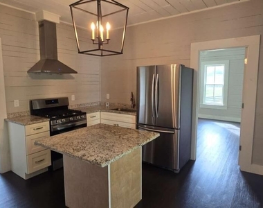 812 Bessie Lane - Photo Thumbnail 22