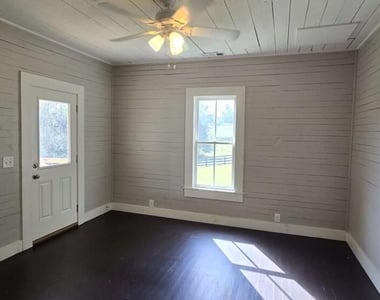 812 Bessie Lane - Photo Thumbnail 25