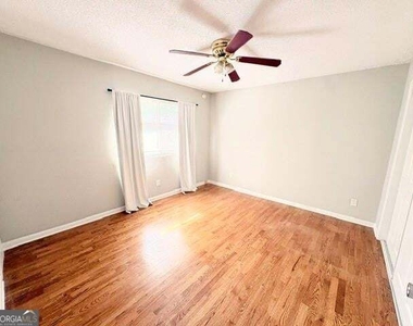 1600 Briarcliff Road Ne - Photo Thumbnail 7