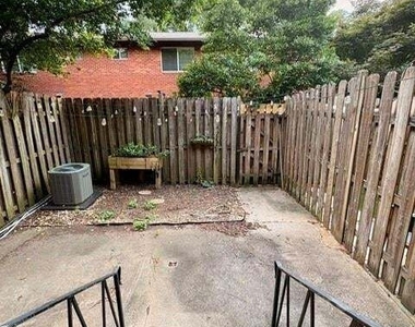 1600 Briarcliff Road Ne - Photo Thumbnail 10