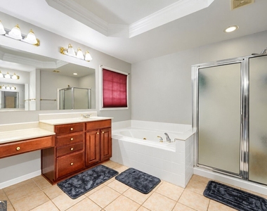 7792 Waterlace Drive - Photo Thumbnail 9