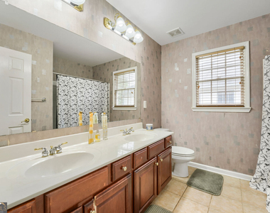 7792 Waterlace Drive - Photo Thumbnail 14