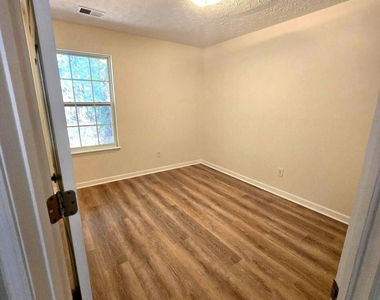 116 Heritage Way - Photo Thumbnail 23