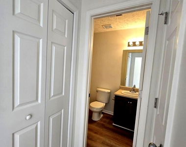 116 Heritage Way - Photo Thumbnail 4