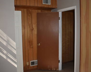 956 Irving Drive - Photo Thumbnail 25