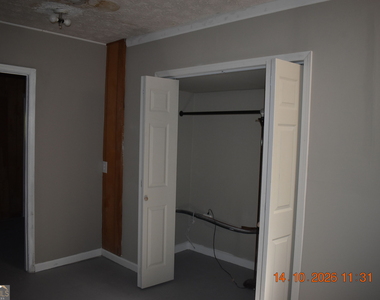 956 Irving Drive - Photo Thumbnail 10