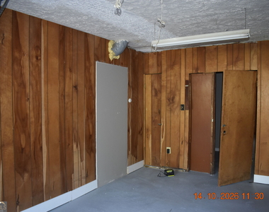 956 Irving Drive - Photo Thumbnail 7