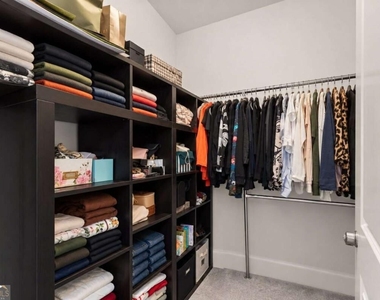 828 Highland Lane Ne - Photo Thumbnail 7