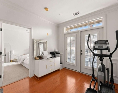 828 Highland Lane Ne - Photo Thumbnail 9