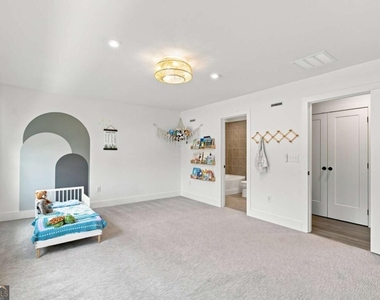 3401 Catalan Alley - Photo Thumbnail 32