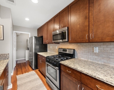 1538 Chantilly Drive - Photo Thumbnail 10