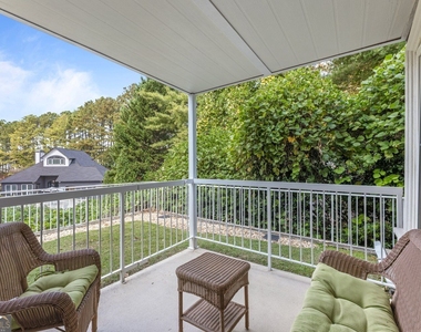 1538 Chantilly Drive - Photo Thumbnail 12
