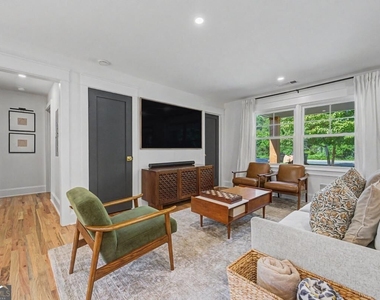512 Cherokee Street Ne - Photo Thumbnail 6