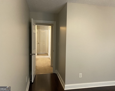 44 Vaux Way - Photo Thumbnail 16
