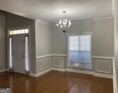 44 Vaux Way - Photo Thumbnail 2