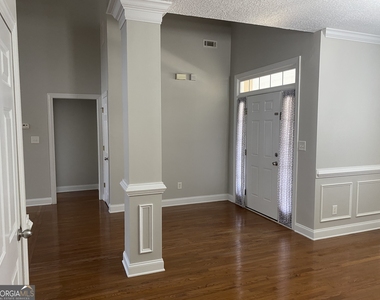 44 Vaux Way - Photo Thumbnail 3