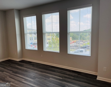 2732 Creekview Terrace Nw - Photo Thumbnail 7