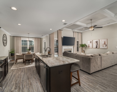 315 Creek Ridge Drive - Photo Thumbnail 8