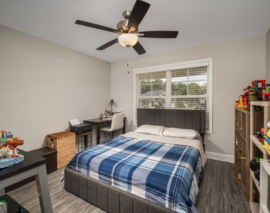 315 Creek Ridge Drive - Photo Thumbnail 27