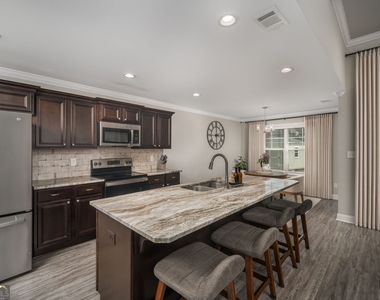 315 Creek Ridge Drive - Photo Thumbnail 10