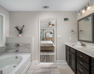 315 Creek Ridge Drive - Photo Thumbnail 20