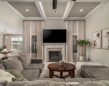 315 Creek Ridge Drive - Photo Thumbnail 3